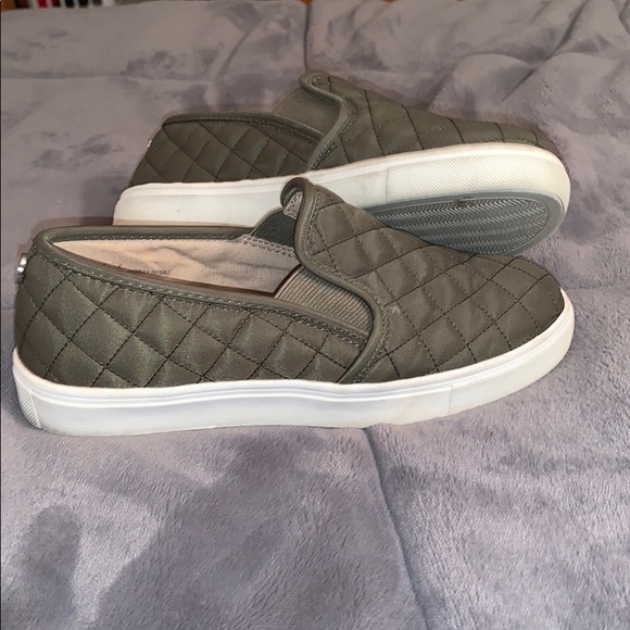 Mossimo Supply Co. Shoes - CUTE quilted flats!!